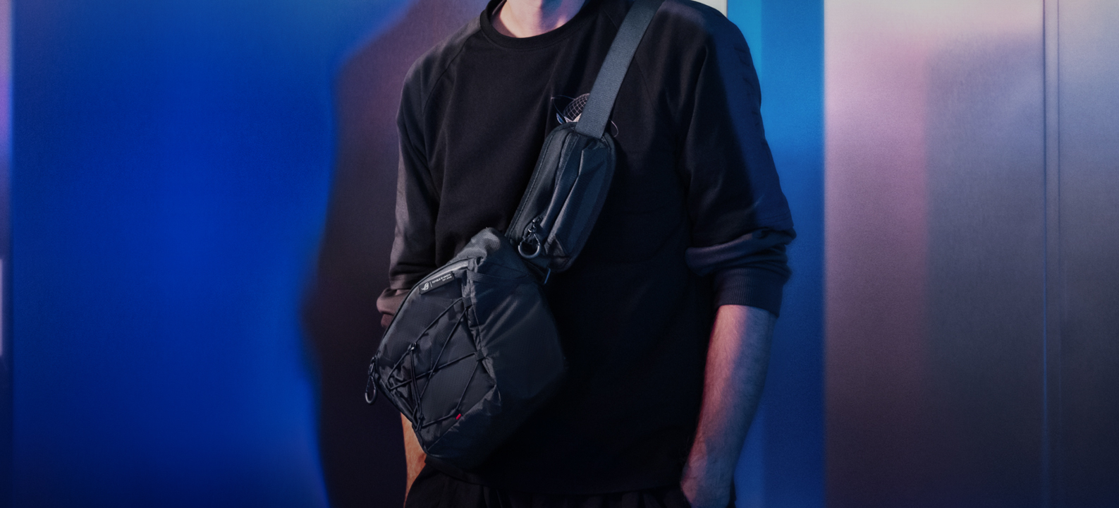 The ROG carry bag includes removable straps